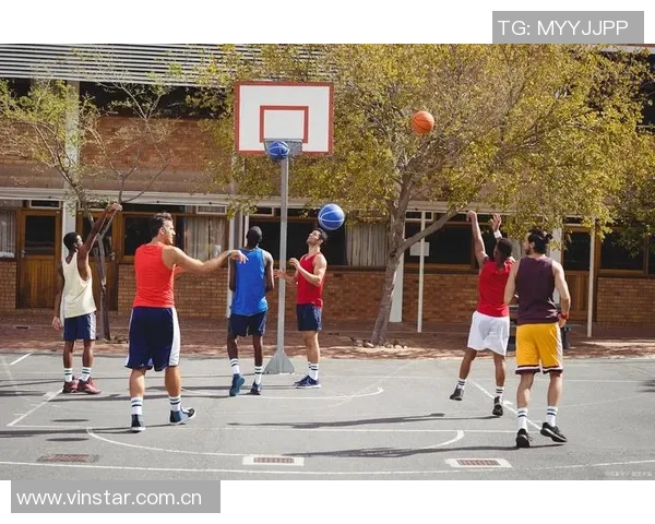 翟若云强调篮球团队精神的重要性团结协作是赢得比赛的核心要素